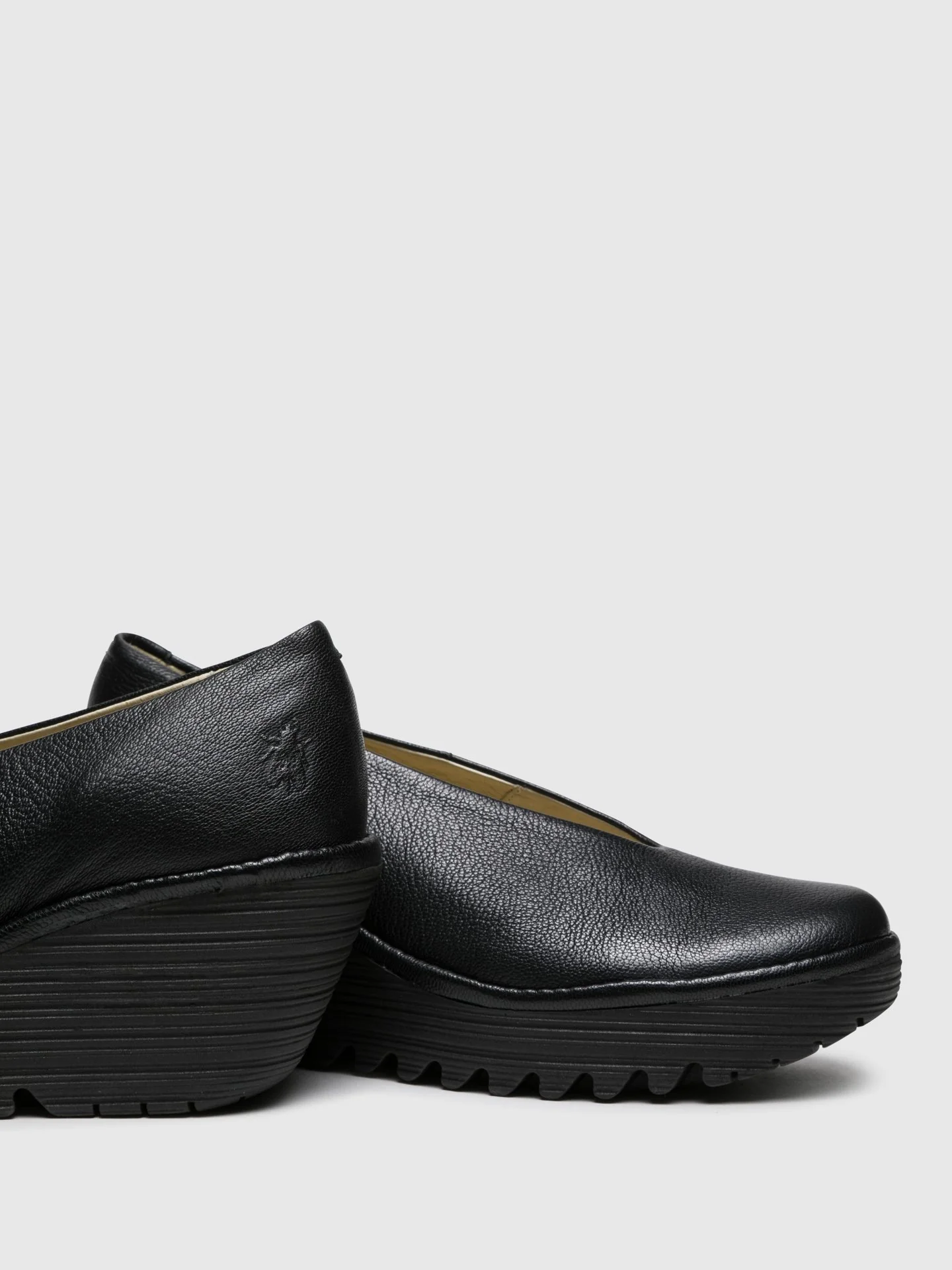 Wedge Shoes YAZ Gloss Black - Image 4